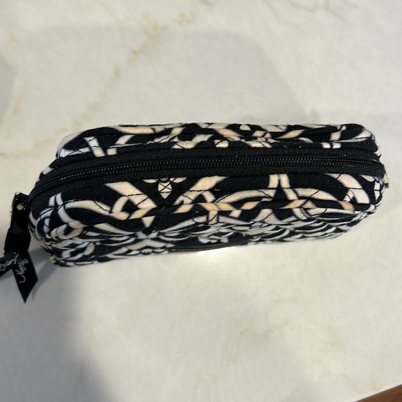 Vera Bradley Black White Concerto RETIRED Plastic Pattern‎ Lined Cosmetic Makeup - Picture 4 of 10